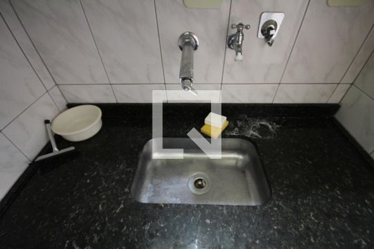Cozinha de kitnet/studio à venda com 1 quarto, 35m² em Liberdade, São Paulo