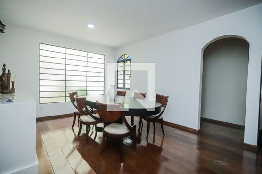 Sala 1 de casa para alugar com 4 quartos, 280m² em Bela Aliança, São Paulo