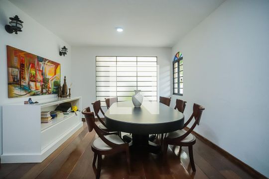 Sala 1 de casa para alugar com 4 quartos, 280m² em Bela Aliança, São Paulo