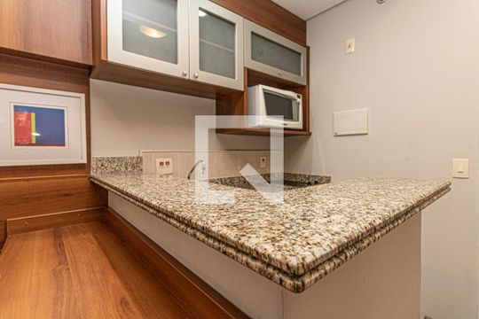 Cozinha de apartamento para alugar com 1 quarto, 40m² em Santa Paula, São Caetano do Sul