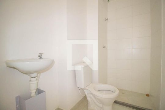 Banheiro  de apartamento à venda com 1 quarto, 24m² em Sé, São Paulo