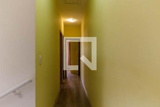 Corredor de casa de condomínio à venda com 3 quartos, 157m² em Parque Monte Alegre, Taboão da Serra