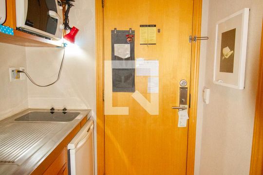 Cozinha de kitnet/studio à venda com 1 quarto, 35m² em Jardim São Paulo(zona Norte), São Paulo