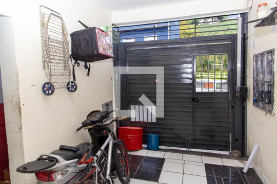 Garagem de casa à venda com 4 quartos, 200m² em Conceição, Diadema