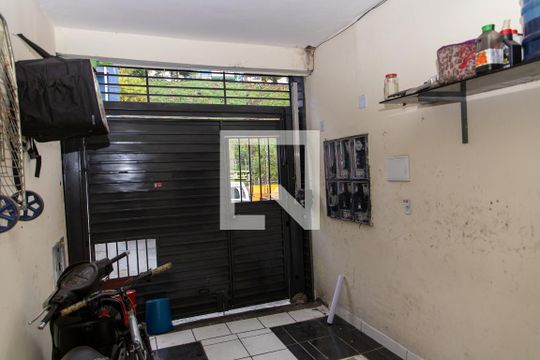 Garagem de casa à venda com 4 quartos, 200m² em Conceição, Diadema