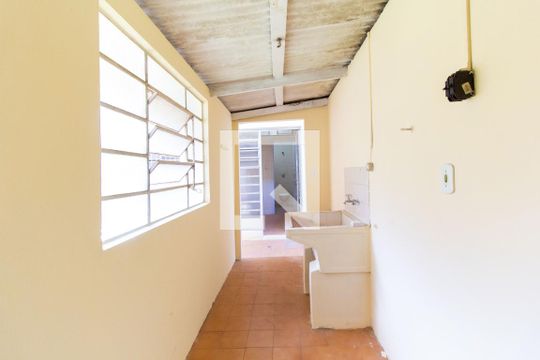 Área de Serviço de casa para alugar com 2 quartos, 70m² em Chácara Califórnia, São Paulo