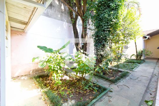 Quintal de casa para alugar com 2 quartos, 70m² em Chácara Califórnia, São Paulo
