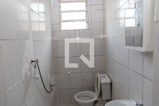 Banheiro 1 de casa à venda com 7 quartos, 250m² em Parque Imigrantes, Diadema