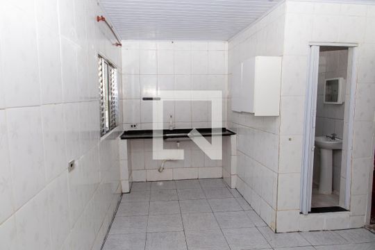 Cozinha da casa 1 de casa à venda com 7 quartos, 250m² em Parque Imigrantes, Diadema