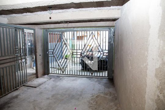 Garagem de casa à venda com 7 quartos, 250m² em Parque Imigrantes, Diadema