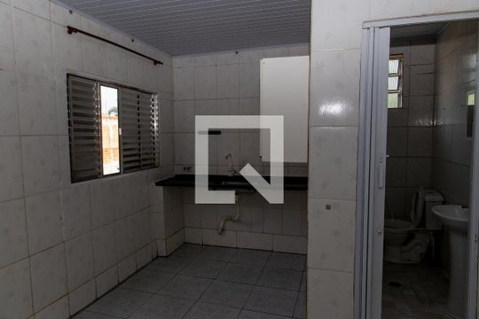 Cozinha da casa 1 de casa à venda com 7 quartos, 250m² em Parque Imigrantes, Diadema
