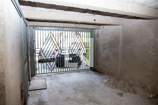 Garagem de casa à venda com 7 quartos, 250m² em Parque Imigrantes, Diadema