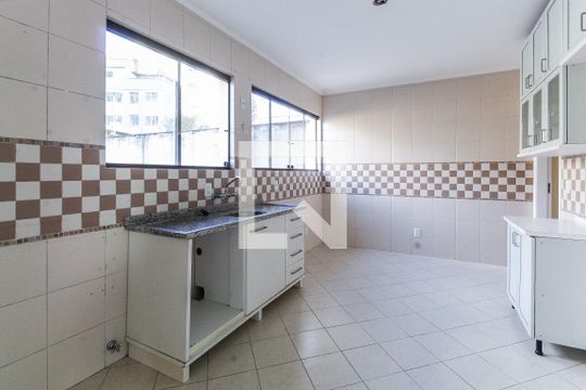 Cozinha de casa à venda com 3 quartos, 201m² em Auxiliadora, Porto Alegre