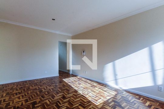 Sala de casa à venda com 3 quartos, 201m² em Auxiliadora, Porto Alegre