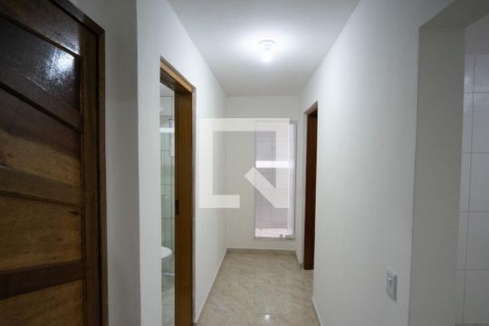 Corredor de apartamento para alugar com 1 quarto, 70m² em Jardim Santa Adelia, São Paulo