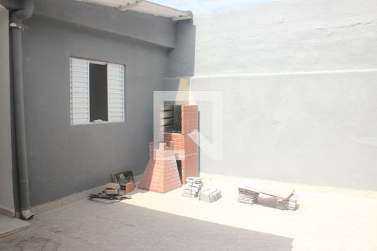 Quintal de casa à venda com 3 quartos, 140m² em Socorro, São Paulo