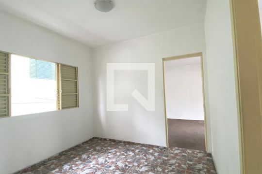 Sala de TV de casa à venda com 4 quartos, 220m² em Jardim Regina Alice, Barueri