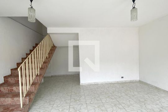 Sala de casa à venda com 4 quartos, 220m² em Jardim Regina Alice, Barueri
