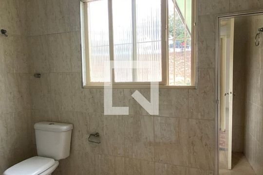 Banheiro 1 de casa à venda com 4 quartos, 220m² em Jardim Regina Alice, Barueri