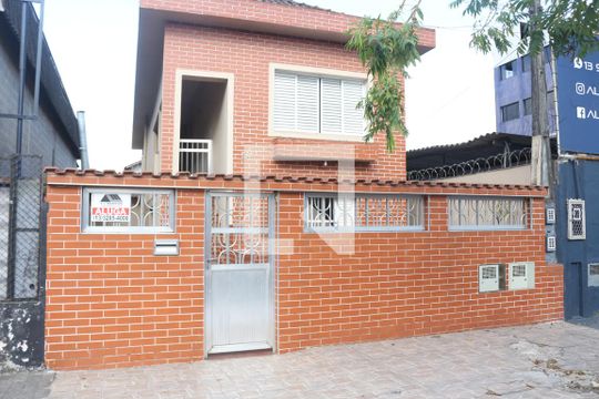 Fachada de casa para alugar com 2 quartos, 80m² em Macuco, Santos