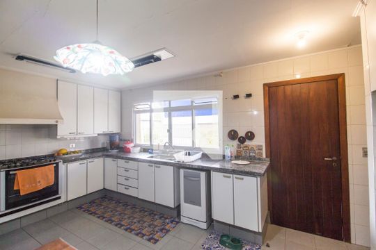 Cozinha de casa de condomínio à venda com 5 quartos, 350m² em Alphaville, Santana de Parnaíba