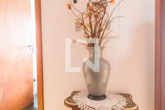 Detalhe de casa de condomínio à venda com 5 quartos, 350m² em Alphaville, Santana de Parnaíba