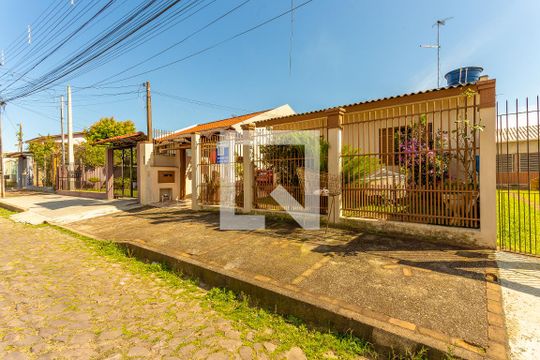 Fachada de casa à venda com 4 quartos, 300m² em Feitoria, São Leopoldo