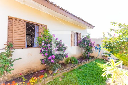 Fachada de casa à venda com 4 quartos, 300m² em Feitoria, São Leopoldo