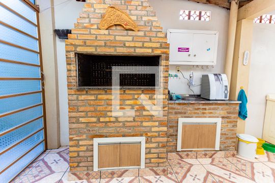 Garagem - churrasqueira de casa à venda com 4 quartos, 300m² em Feitoria, São Leopoldo
