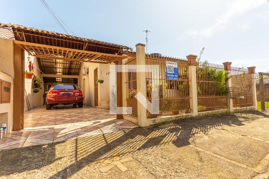 Fachada de casa à venda com 4 quartos, 300m² em Feitoria, São Leopoldo