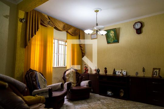 Casa à venda com 5 quartos, 300m² em Jardim Oriental, São Paulo