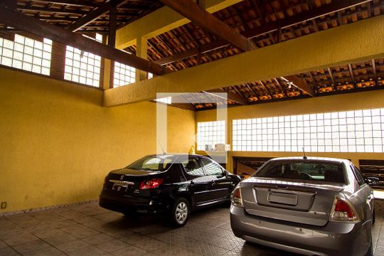 Garagem de casa à venda com 5 quartos, 300m² em Jardim Oriental, São Paulo