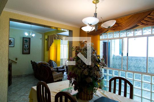 Sala 2 de casa à venda com 5 quartos, 300m² em Jardim Oriental, São Paulo