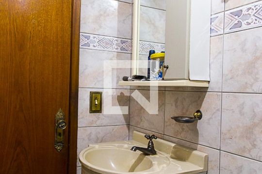 Banheiro Térreo de casa à venda com 5 quartos, 300m² em Jardim Oriental, São Paulo