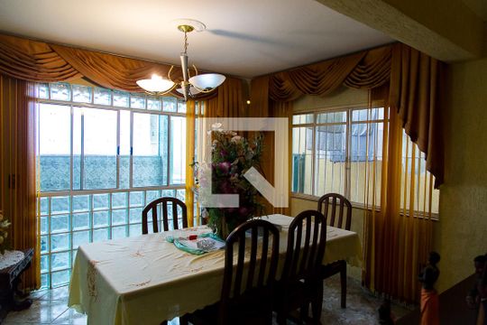 Sala 2 de casa à venda com 5 quartos, 300m² em Jardim Oriental, São Paulo