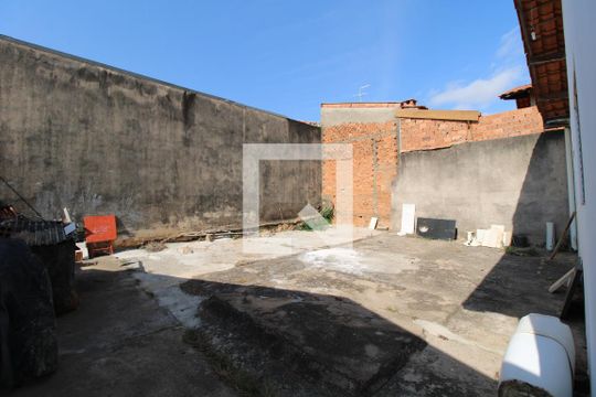 Quintal de casa à venda com 4 quartos, 154m² em Jardim Myrian Moreira da Costa, Campinas