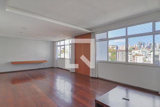 Sala 1 de apartamento para alugar com 3 quartos, 240m² em Santo Antônio, Belo Horizonte