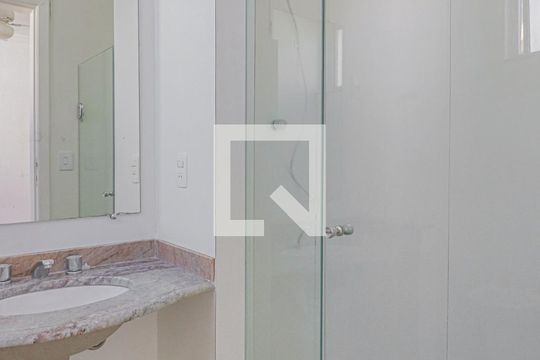 Banheiro da Suíte de apartamento para alugar com 3 quartos, 240m² em Santo Antônio, Belo Horizonte
