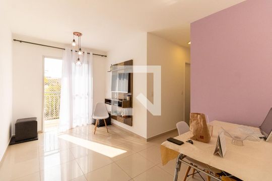 Apartamento à venda com 2 quartos, 56m² em Vila Liviero, São Paulo