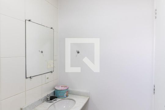 Banheiro da Suíte de apartamento à venda com 2 quartos, 56m² em Vila Liviero, São Paulo