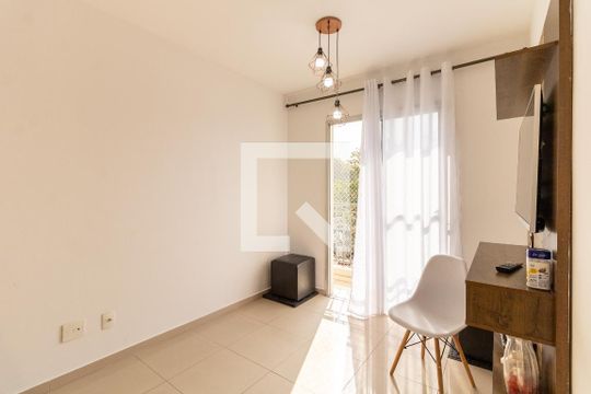 Sala de apartamento à venda com 2 quartos, 56m² em Vila Liviero, São Paulo