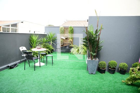 Quintal de apartamento para alugar com 3 quartos, 130m² em Jardim Colibri, Cotia