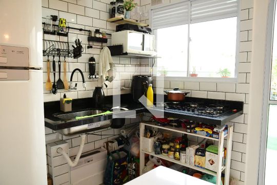 Cozinha de apartamento para alugar com 3 quartos, 130m² em Jardim Colibri, Cotia