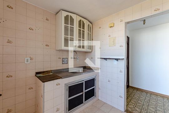 Cozinha de apartamento à venda com 2 quartos, 60m² em Ingá, Niterói