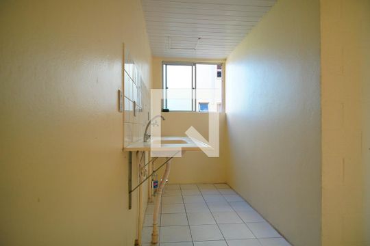 Cozinha  de apartamento à venda com 2 quartos, 37m² em Rubem Berta, Porto Alegre
