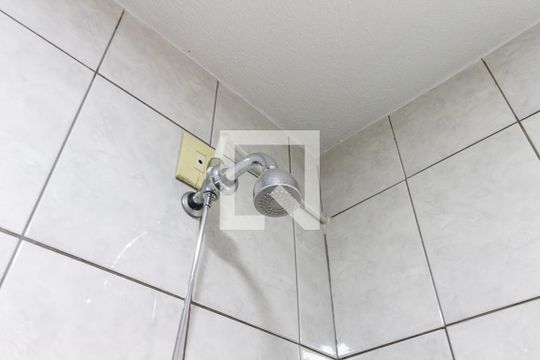Chuveiro de casa à venda com 3 quartos, 170m² em Vila Nhocune, São Paulo