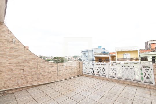 Sacada de casa à venda com 3 quartos, 170m² em Vila Nhocune, São Paulo