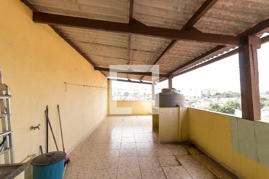 Sacada de casa à venda com 3 quartos, 170m² em Vila Nhocune, São Paulo