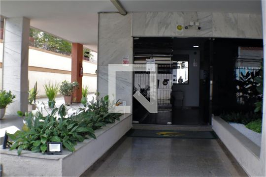 Fachada e portaria de apartamento à venda com 2 quartos, 76m² em Taquara, Rio de Janeiro