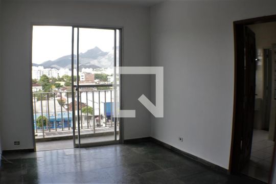 Apartamento à venda com 2 quartos, 76m² em Taquara, Rio de Janeiro